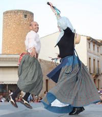 Boleros y Copeos Mallorquines. El “ball de bot”, baile tradicional, baile popular o baile de plaza