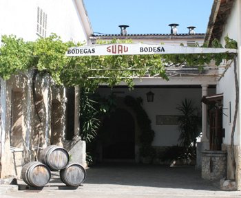 Bodegas Suau präsentiert Suau Gin, den ersten „Premium“-Gin aus Mallorca. Genf mit mallorquinischen Zutaten