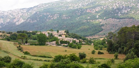 Orient, un poble de la Serra de Tramuntana