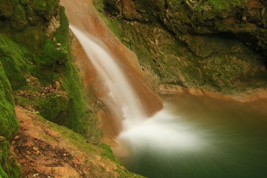 Es Salt des Freu – ein natürlicher Wasserfall in Orient