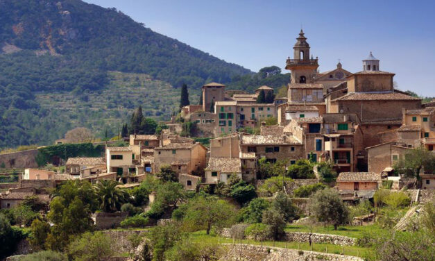 Das malerische Dorf Valldemossa, Mallorca