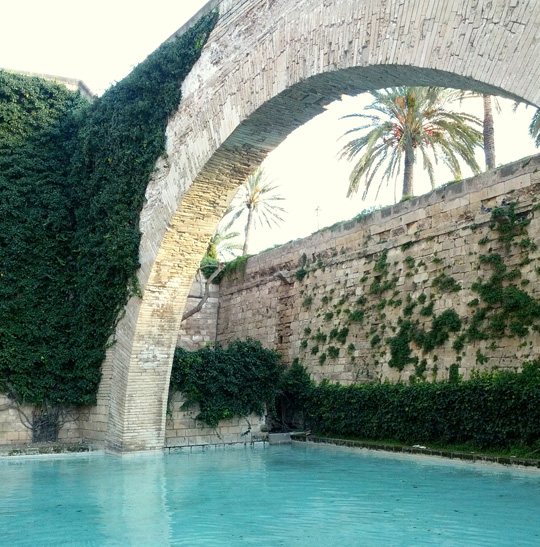 Der Mauerbogen der Drassana: Palma de Mallorca