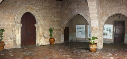 В Пальма-де-Майорка до сих пор существует приют, созданный в замке Темпле