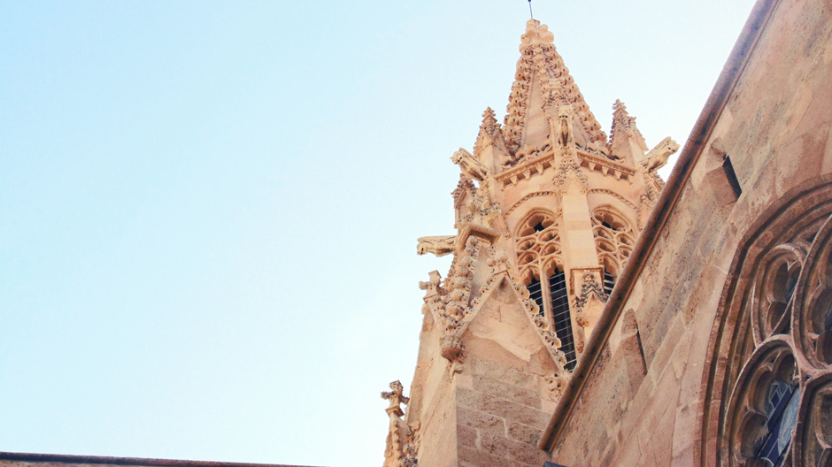 Palma aus schwindelnder Höne, Santa Eulalia Kirche