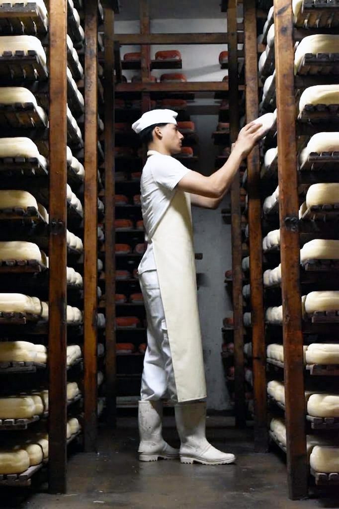 Queso artesano Grimalt curado.